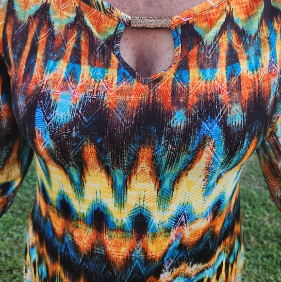 New DIRECTIONS AZTEC TRIBAL TROPICAL ABSTACT FITTED TUNIC SIZE SMALL - Picture 8 of 8